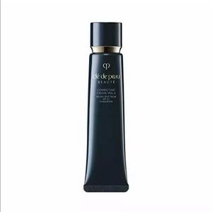 - Cle de Peau Beaute Correcting Cream Veil SPF21 NEW